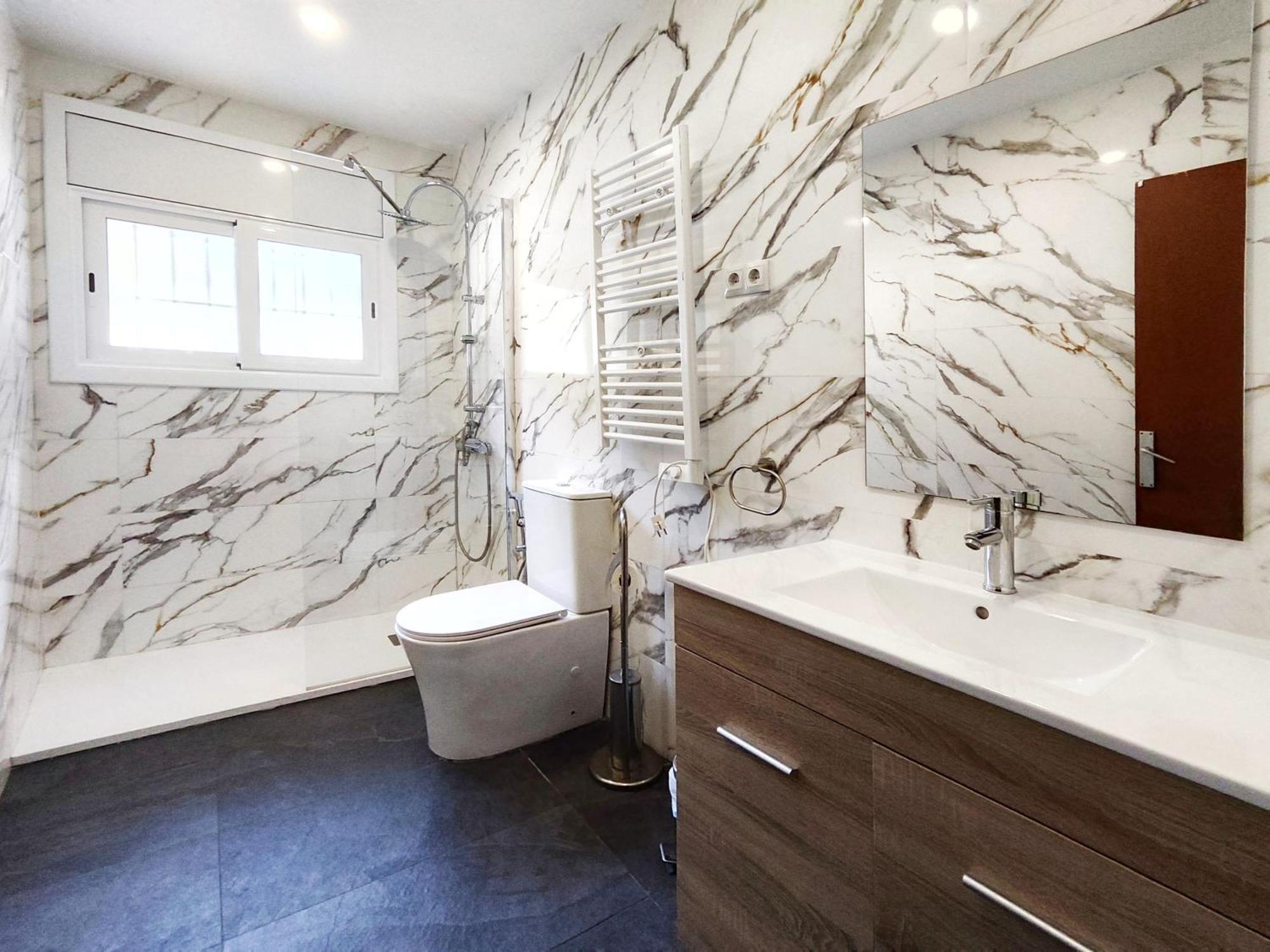 Casa Con Piscina Privada En *